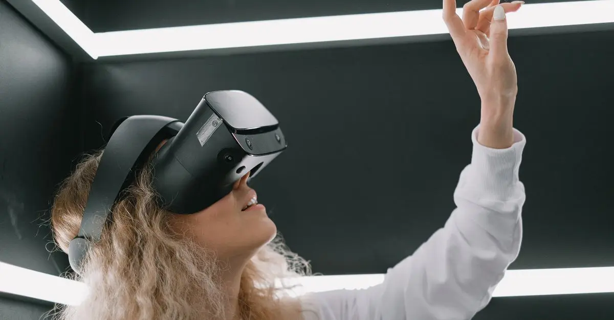 How Augmented Reality is Transforming Smart Shopping Experience