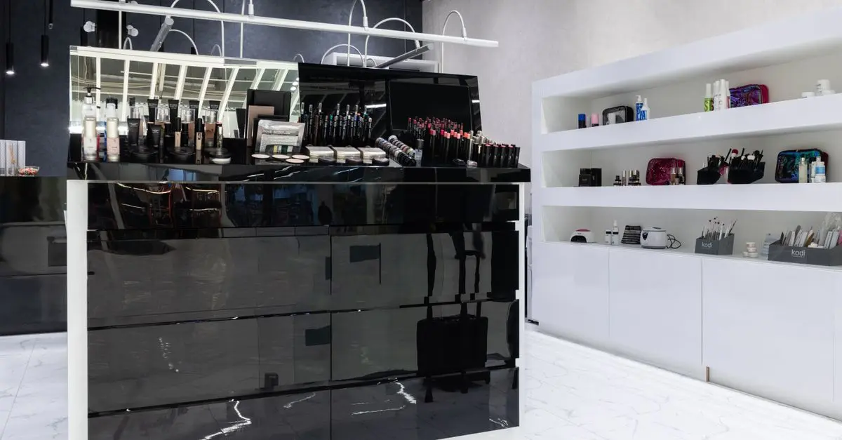 5 Key Strategies to Enhance Your Smart Shop's Customer Engagement