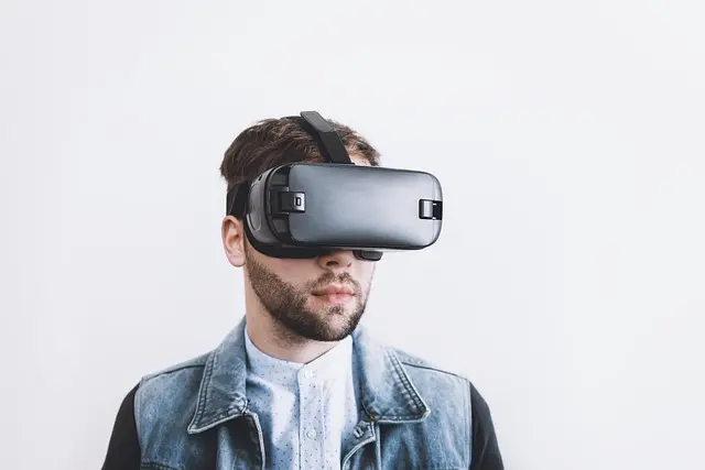 How Smart Shops Are Integrating Virtual Reality for Customer Engagement