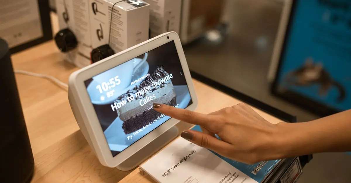 Understanding Customer Analytics in Smart Shops