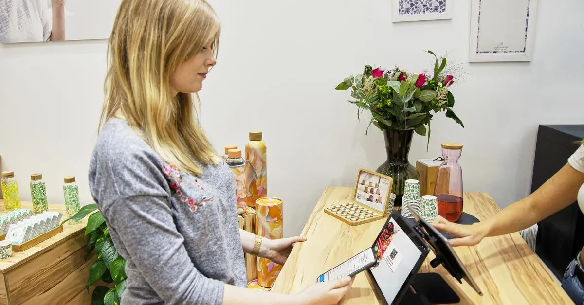 How Smart Shops Are Enhancing Customer Loyalty Programs