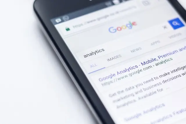 How to Implement Data Analytics in Smart Shops