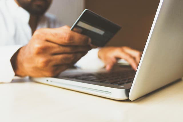 How to Choose the Best Payment Solutions for Smart Shops